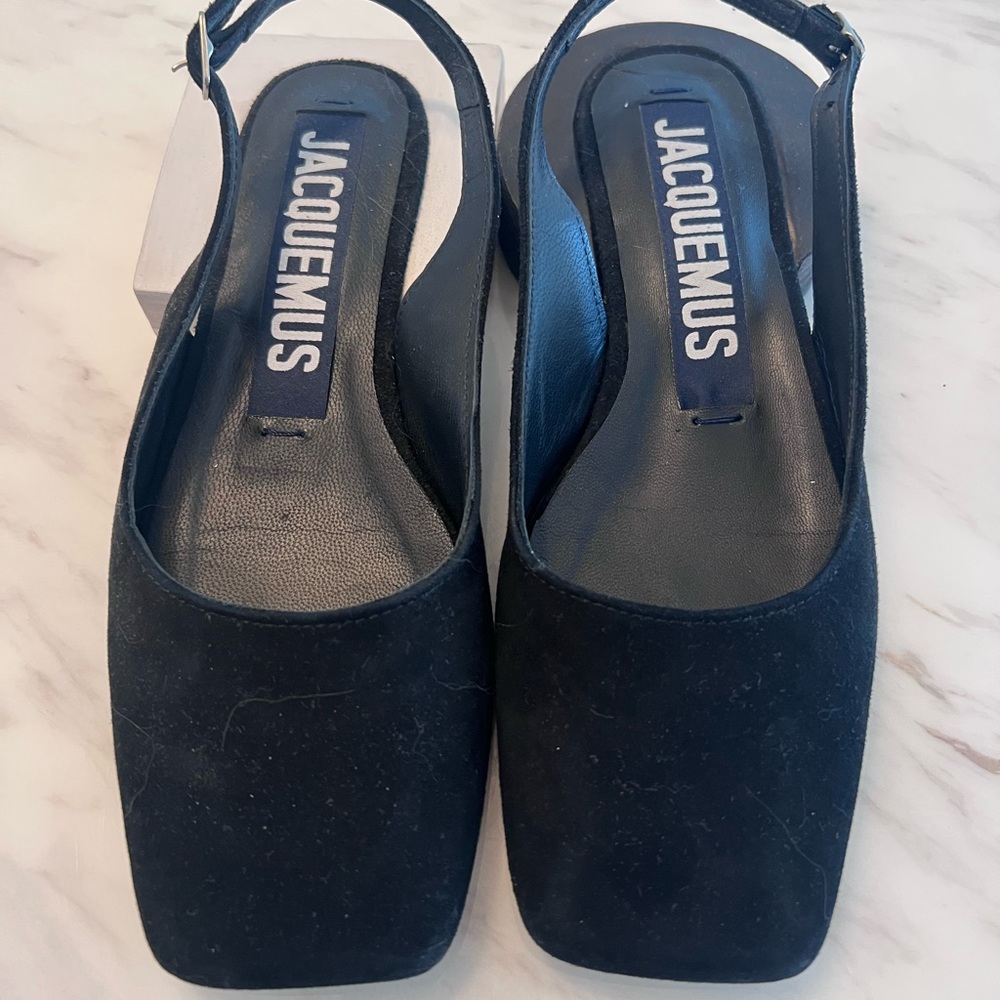 JACQUEMUSSuede Slingback Flats